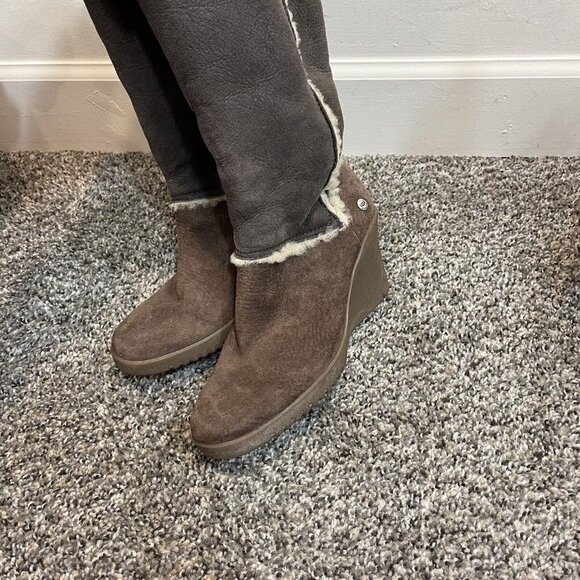 UGG SANDRA BROWN LEATHER SHEARLING KNEE HIGH Wedge BOOTS WOMENS Size 6 - Picture 2 of 4